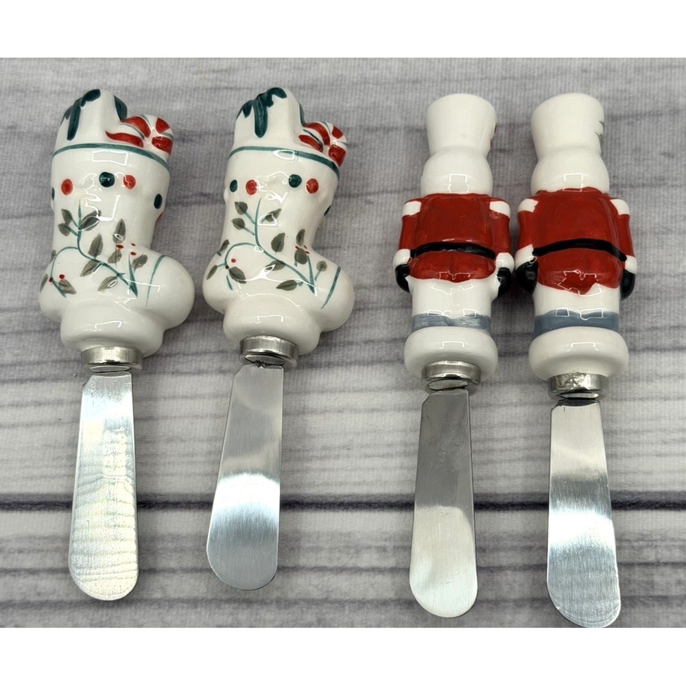 LOT OF 4 PFALTZGRAFF WINTERBERRY CHEESE SPREADERS - STOCKINGS / NUTCRACKERS - Picture 4 of 4